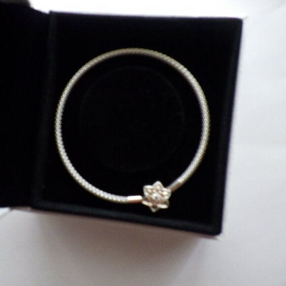 PANDORA Sterling Silver SHINE BRIGHT SNOWFLAKE Mesh Bangle Bracelet STAR NWB - Picture 2 of 9